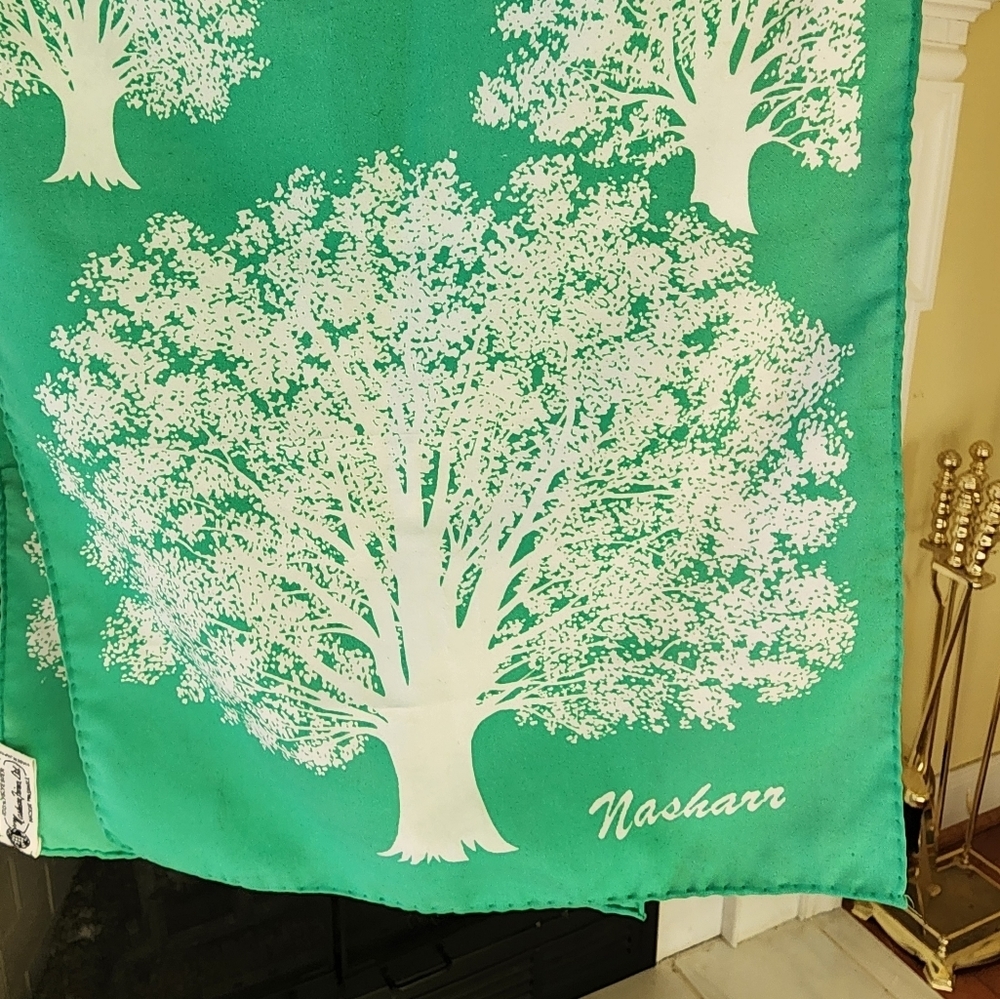 Nasharr Scarf - Picture 1 of 3